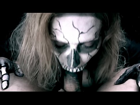 ❤️ Demon ti fi souse kòk chante ak bouch nwa li ak vale kom. ☑ Videyo sèks nan nou ❌️❤